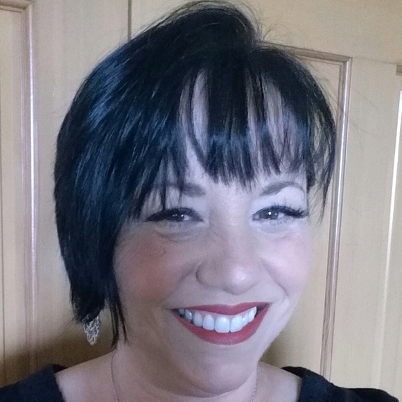 Meet your Posher, Esther - Picture 1 of 1